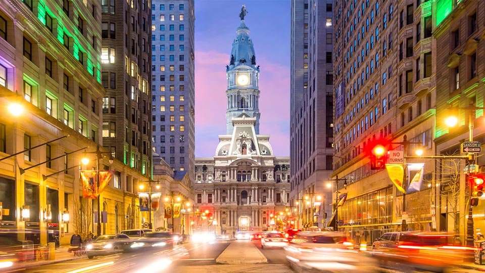 Colotful photo of downtown Philadelhpia city center, City Hall building in view